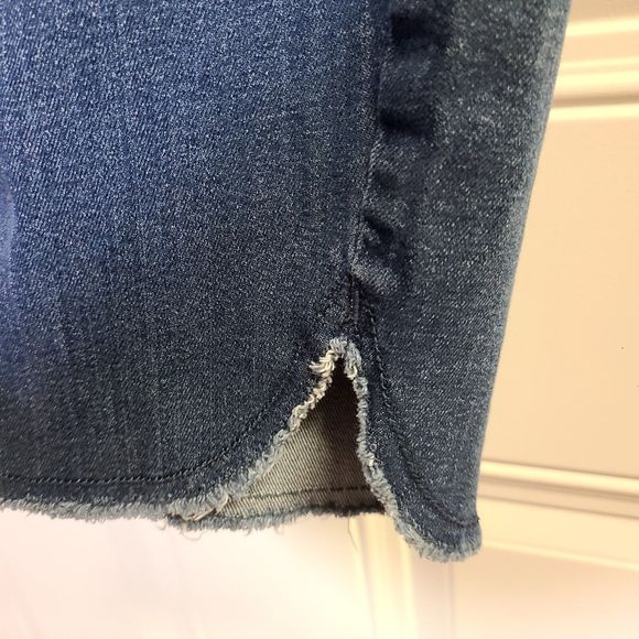 J Jill Jeans Authentic Fit Size 18 Med Wash Denim Slim Ankle Frayed Curved Hem - Picture 3 of 12